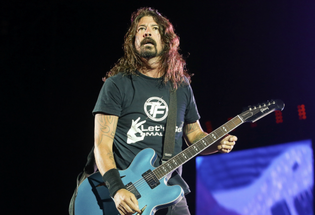 Dave Grohl plays ‘In Bloom’ for the second time since Kurt Cobain’s ...