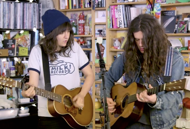 Courtney Barnett And Kurt Vile Perform At Npr S Tiny Desk Concert