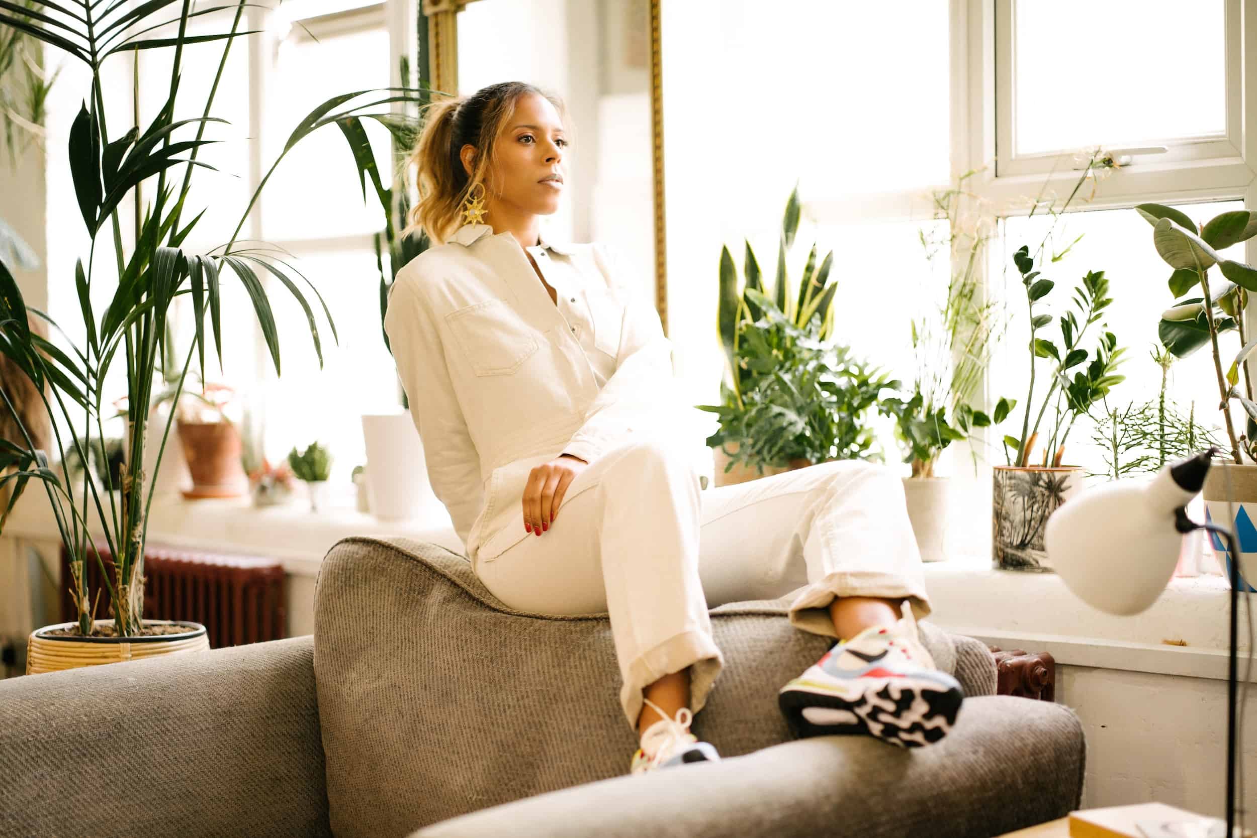 kelli leigh releases timely new single just one day kelli leigh releases timely new single just one day