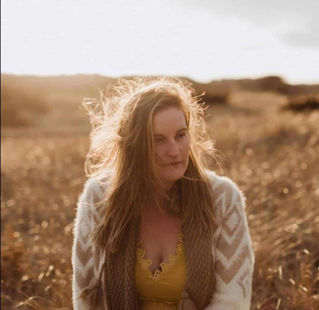 ANNA MAY