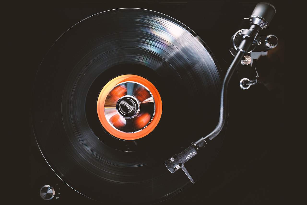 31 Classic Vinyl Records to Add to Your Collection - Must Have